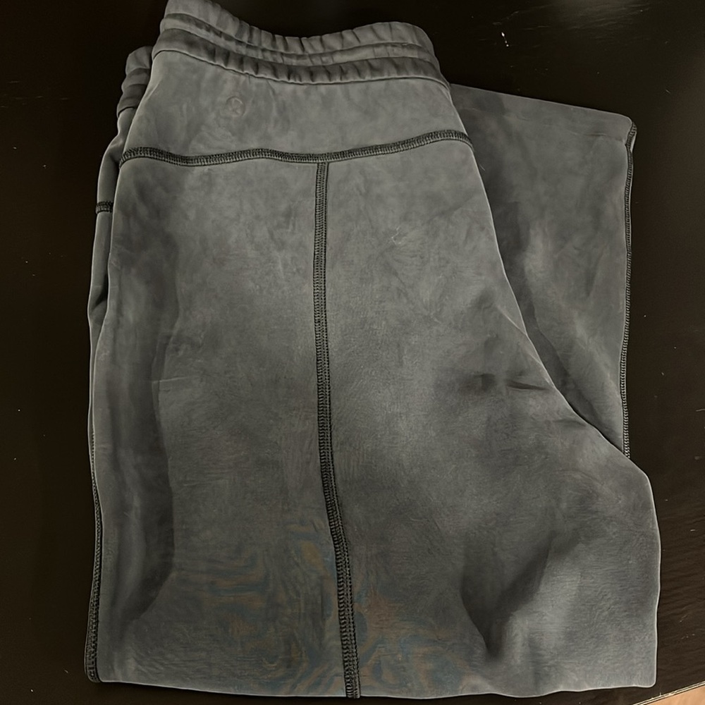 Lululemon Softstreme High-Rise Straight Leg Crop - Picture 4 of 7